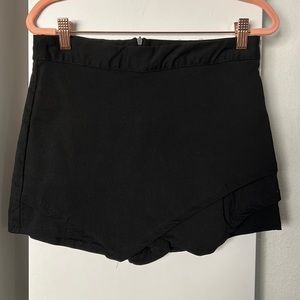 Black skort